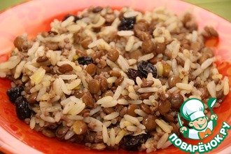 Плов с чечевицей, изюмом и финиками