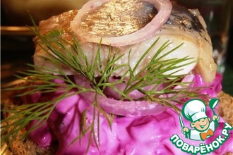 Свекольная закуска с йогуртом, хреном и сельдью