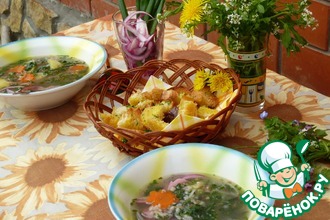 Суп гречневый с крапивой и гренками