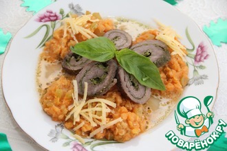 Мясные рулетики с гарниром из чечевицы