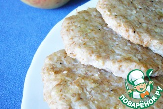 Куриные котлеты с яблоком и пшеничными отрубями