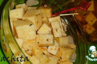 Сыр в пряном медовом маринаде