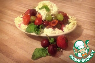 Ягодный салат с мороженым