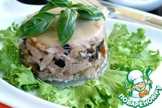 Мини-террины из свиной рульки с маслинами, каперсами и вялеными томатами