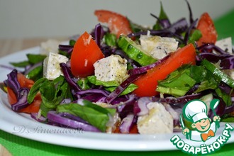 Салат с овощами, шпинатом и тофу