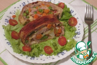 Мясной рулет из фарша и овощей, в слоёном тесте