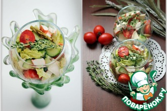 Салат с крабовыми палочками, копченым сыром и спаржей