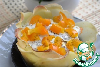 "Кувшинки" с фаршем и картофельными лепестками