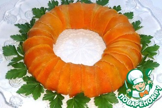 Мясное кольцо с рисом и грибами в морковных лентах