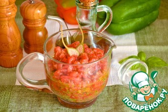 Cоус из свежих помидоров, каперсов и базилика