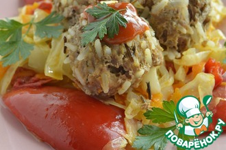 Тушеная капуста с фрикадельками в мультиварке