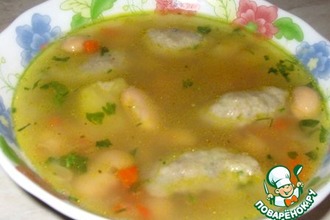Фасолевый суп с грибными клецками