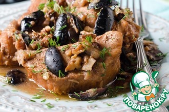 Индейка с маслинами и орехами в мультиварке