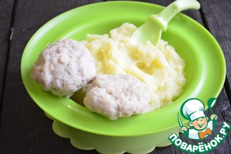 Сливочные детские котлетки с картофельным пюре