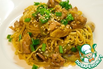 Курица с овощами и яичной лапшой