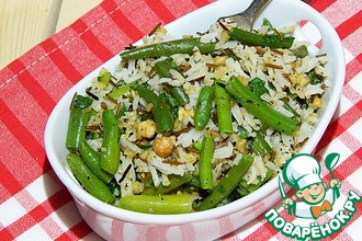 Жареная стручковая фасоль с орехами и рисом