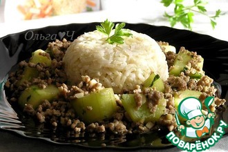 Свинина с огурцами и коричневым рисом