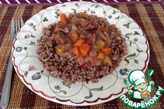 Гуляш из говядины в мультиварке