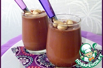 Йогурт шоколадный с орешками