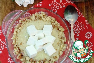 Пшенная каша с брынзой и орехами