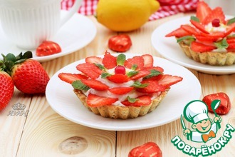 Тарталетки с маком и клубникой