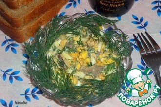 Салат с куриной печенью и яйцом