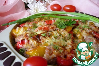 Куриная грудка, запечённая в соусе с перцем