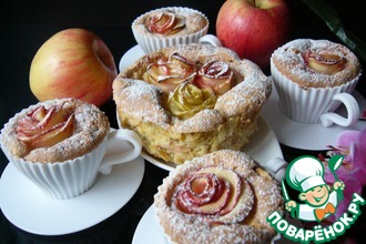 Шарлотка с яблочными розами