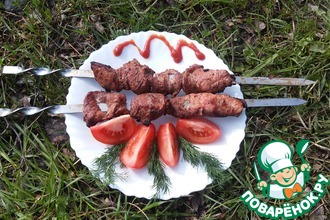 Шашлык из свиной лопатки в клюквенном маринаде