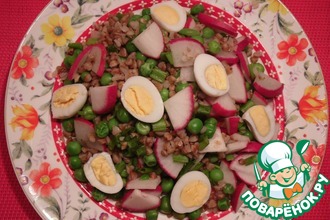Салат с гречкой и редисом