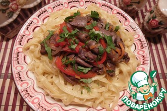Куриные сердечки с овощами и яичной лапшой