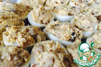 Яйца, фаршированные тунцом и грибами