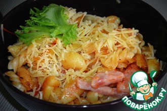 Жареные макароны с ветчиной