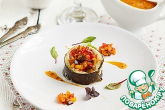 Камбала с рататуем и соусом из хурмы