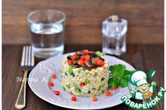 Перлотто с зеленым горошком и грибами
