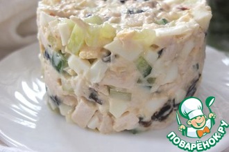 Куриный салат с черносливом