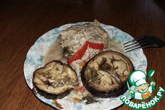 Куриные бедра под баклажанами