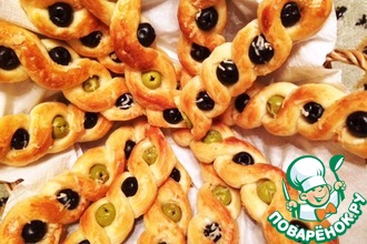 Закусочные косички с маслинами