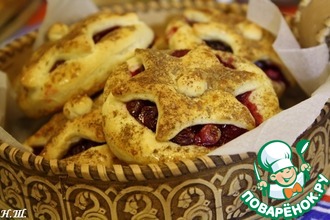 Мини-пироги с брусникой и клюквой
