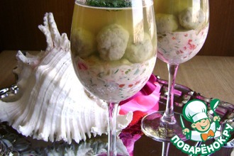 Салат с овощами и рыбными фрикадельками в желе