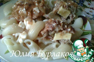 Мясные котлеты с капустой, кабачком и сыром