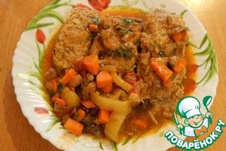 Камбала, тушенная с овощами