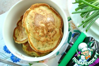 Оладьи с зеленым луком и яйцом