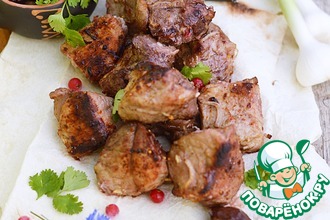 Шашлык из свинины с красной смородиной