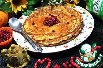 Бисквитные блины с брусникой в меду