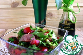 Острый салат с окороком и кукурузой