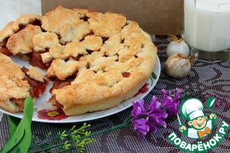 Закрытый яблочный пирог с корицей