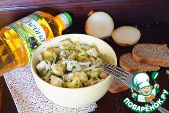 Салат картофельный с маринованным луком