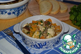 Жаркое из индейки, тыквы и грибов