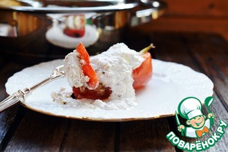 Фаршированные перцы с ореховым соусом